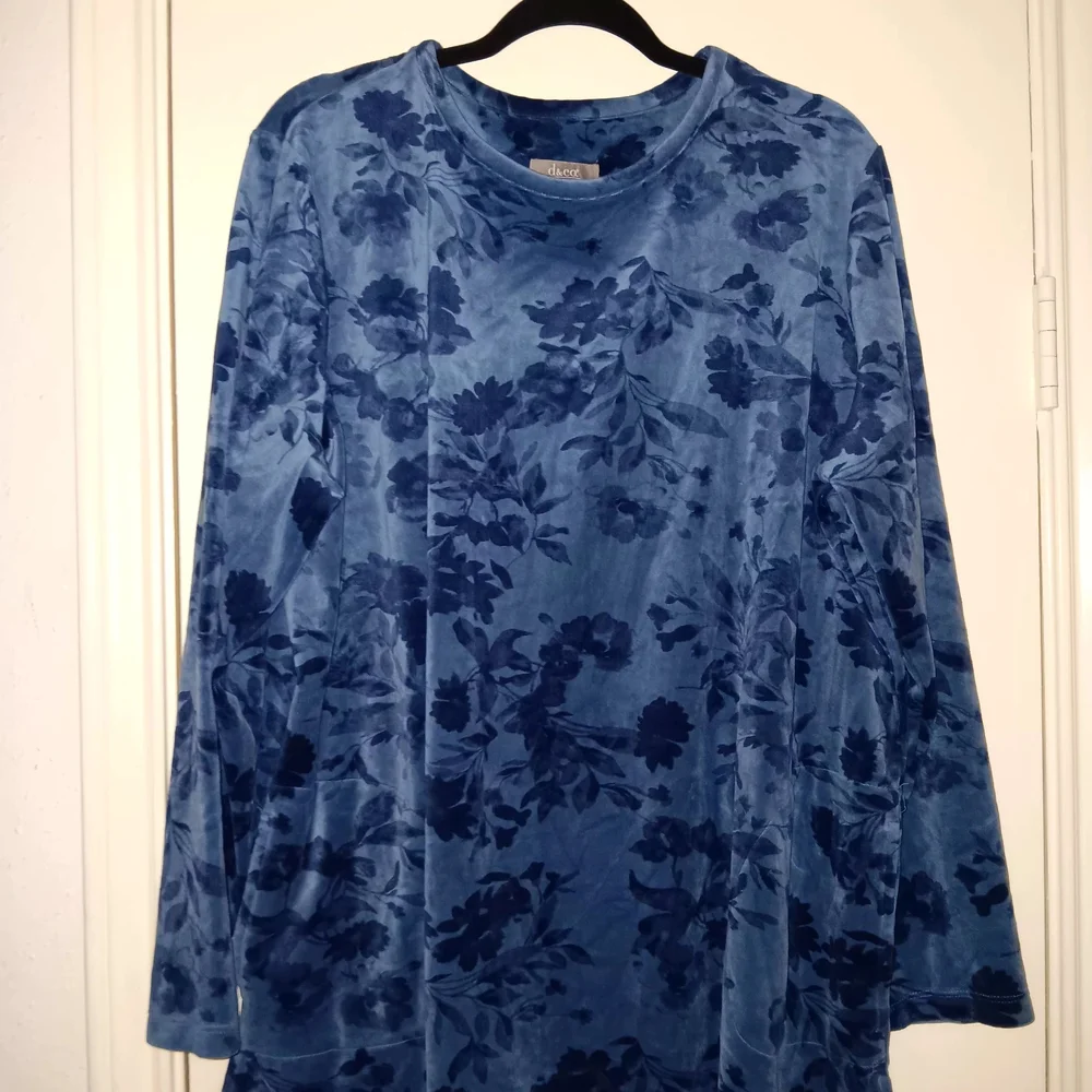 Denim&Co Blue Floral Tunic Top - Picture 1 of 5